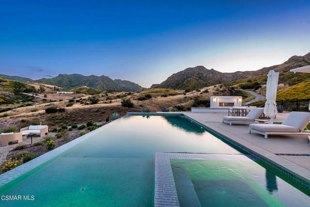 Piscina de Kaley Couco en Agoura Hills Los Ángeles
