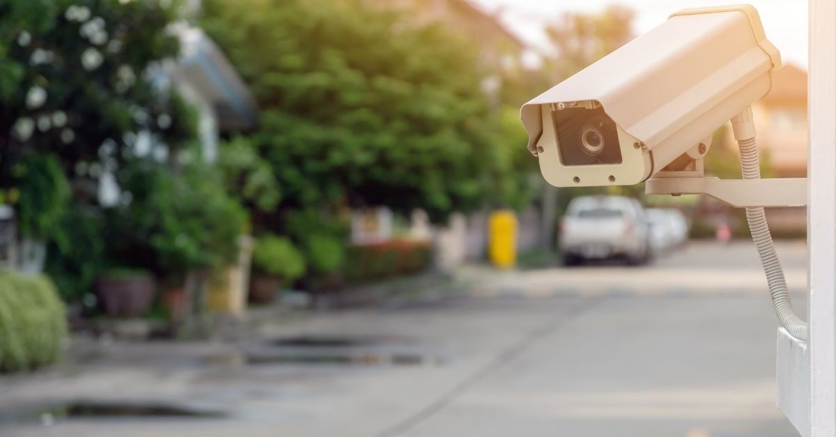 E' possibile parcheggiare all'interno di un parcheggio privato un veicolo  senza coper.. -  Il Portale della Sicurezza Stradale