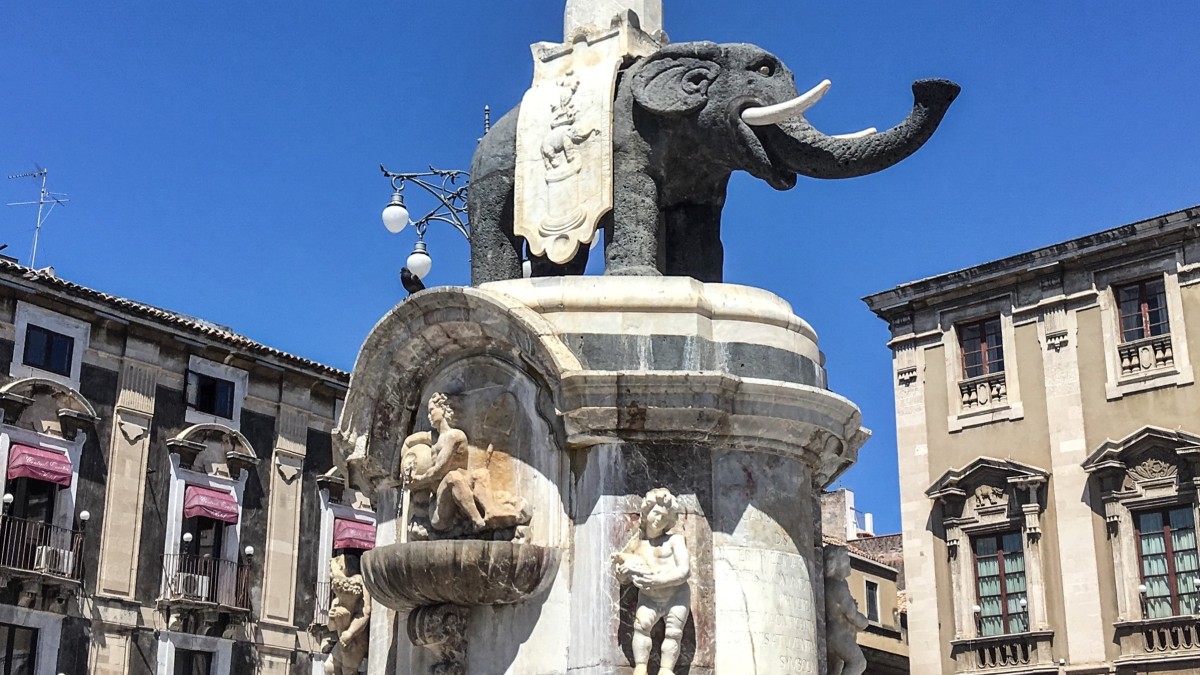 locuiesc în Catania