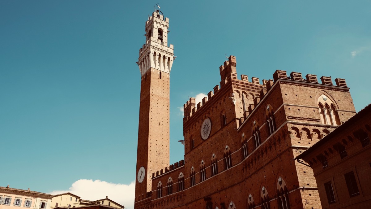 locuind în Siena