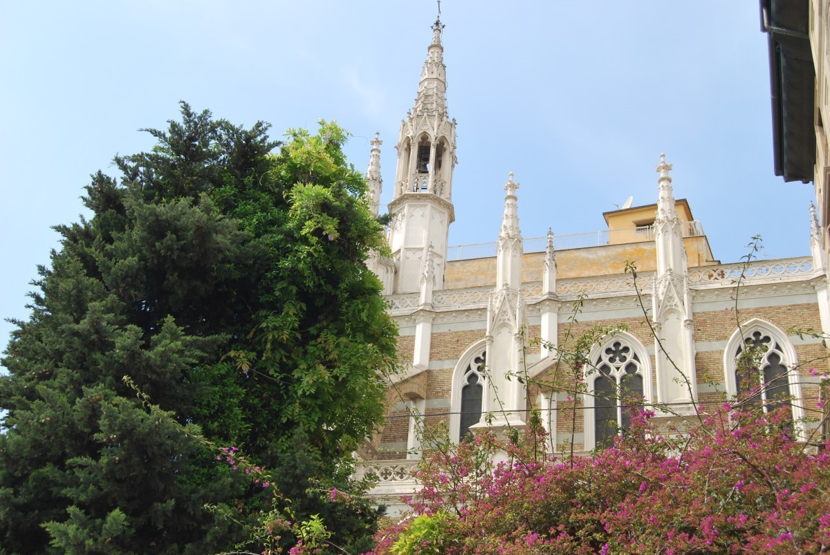 Discovering the small Milan Cathedral built in the heart of Rome