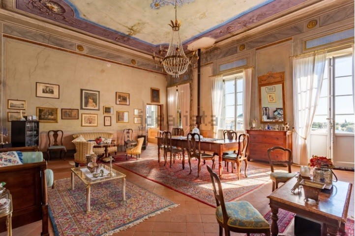 Villa for sale in Lucca