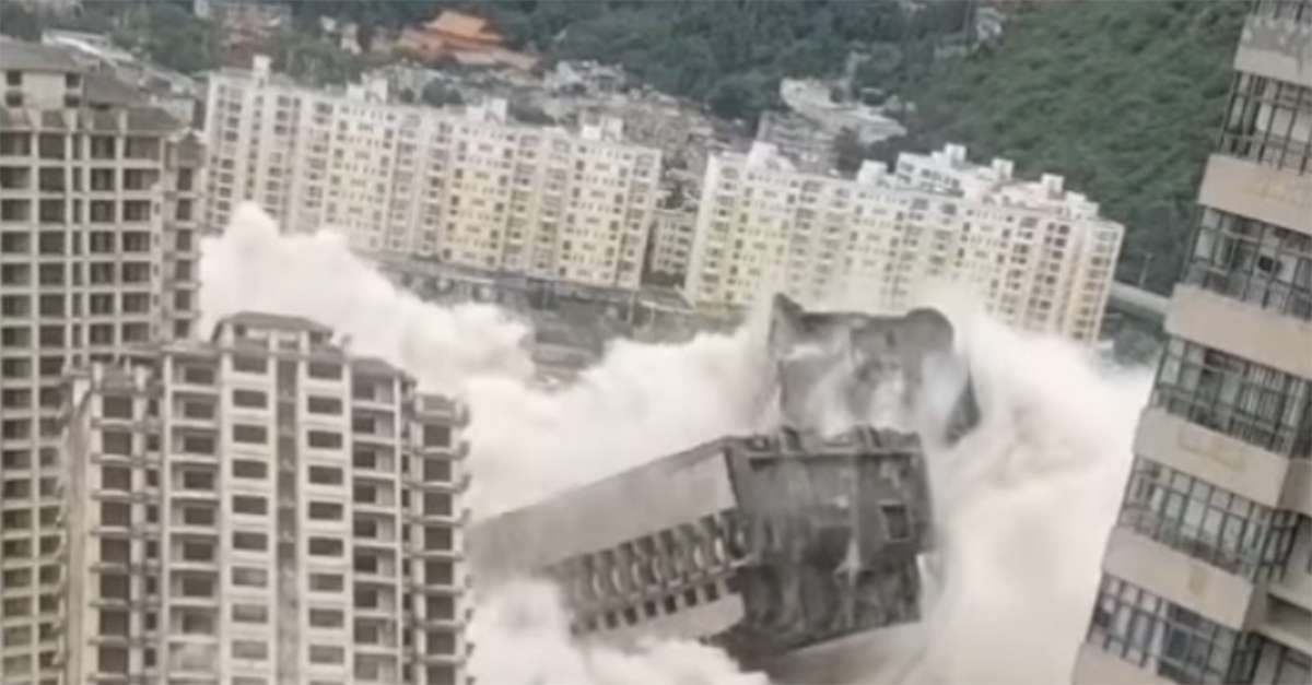 Demolición de 15 edificios chinos