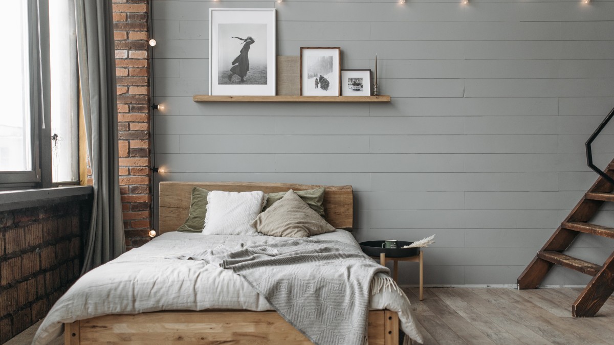 letto vicino la finestra