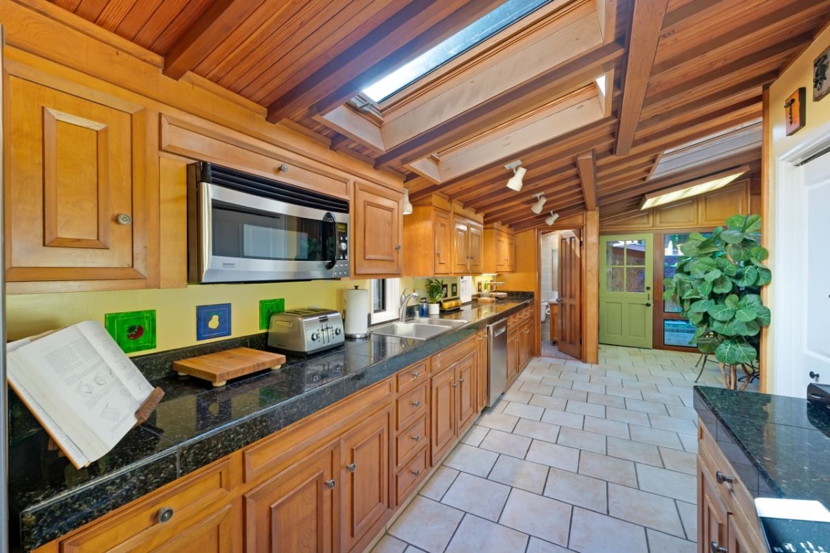 Jim Nevill Production/Coldwell Banker Realty