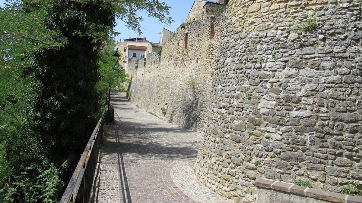 cosa vedere a rocca san giovanni