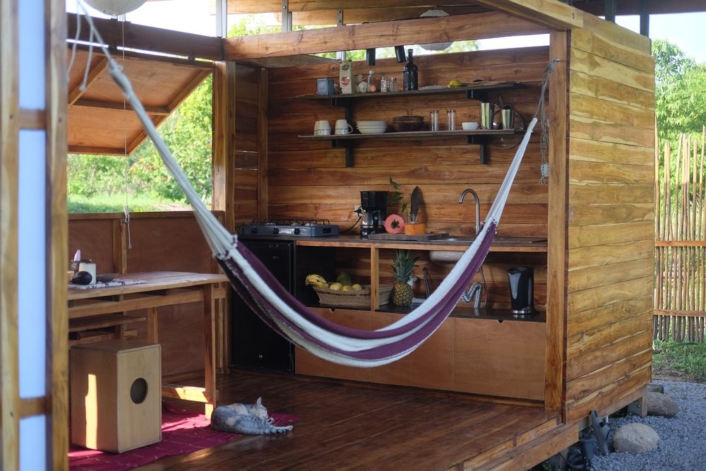 Zona de cocina con una hamaca