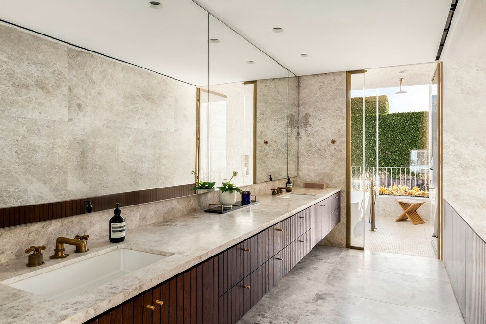 Ático alquilado por Bad Bunny en New York. Baño