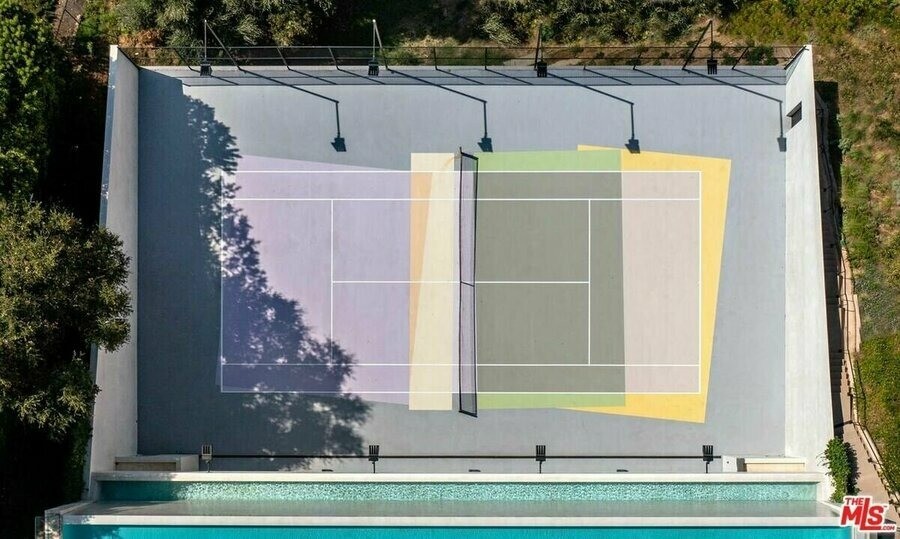 Megamansión en Bel-Air (Los Ángeles, CA). Pista de tenis