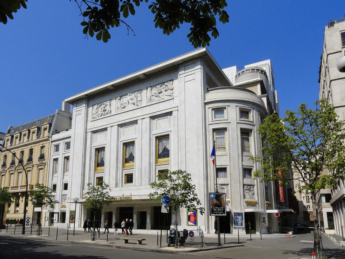 La facciata del Théâtre des Champs-Élysées