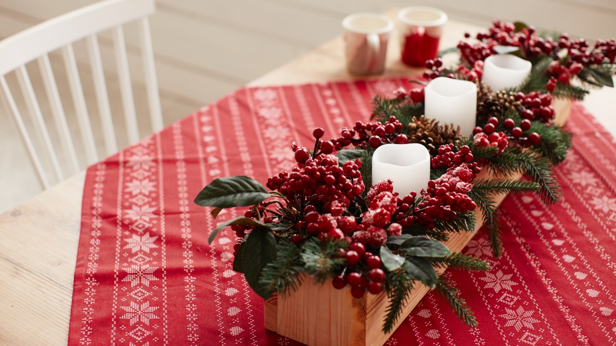 decorare la tavola a natale natura