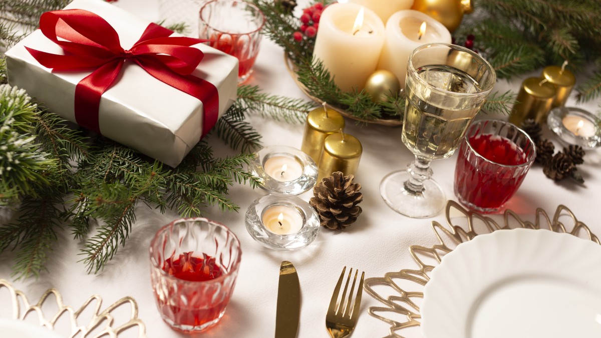 decorare la tavola a natale natura