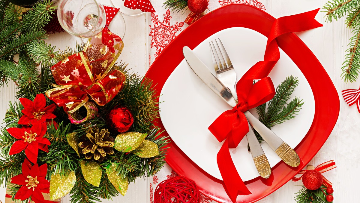 decorare la tavola a natale natura