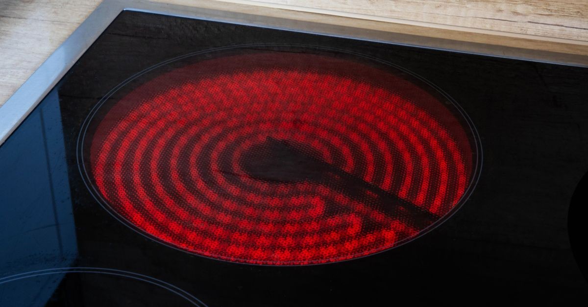 piano a induzione acceso