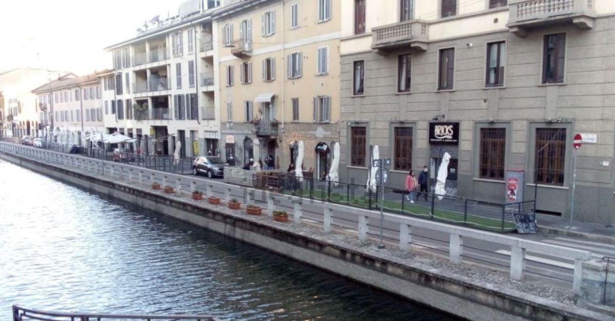 dove vive angelina mango