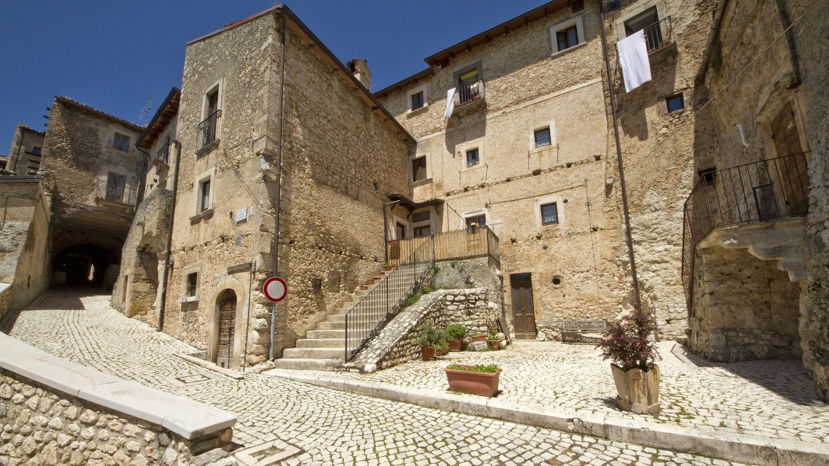 cosa vedere a santo stefano di sessanio