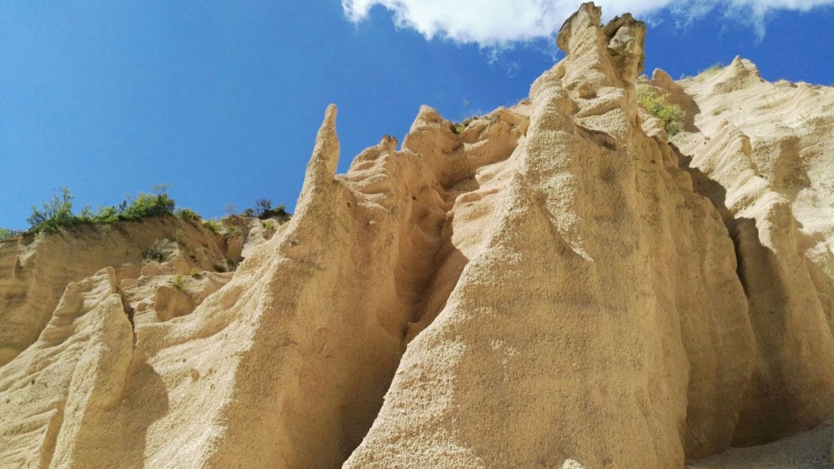 paesi particolari marche