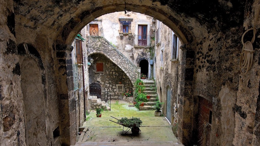 cosa vedere a santo stefano di sessanio
