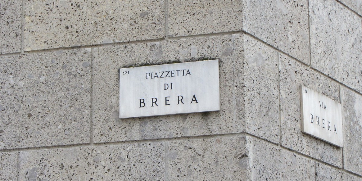 piazzetta di brera a milano