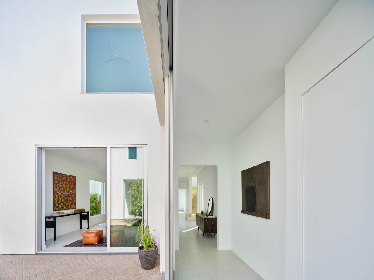 Courtyard White Houses