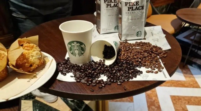 Starbucks Bologna