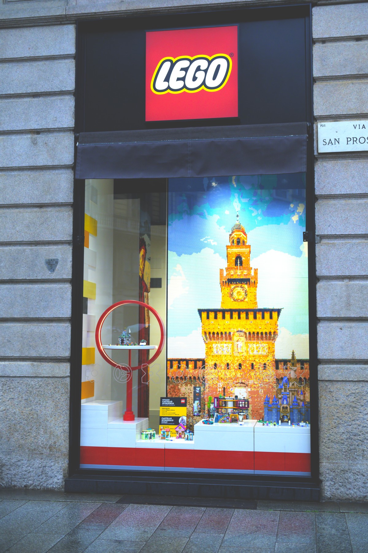 Lego Via Dante Milano