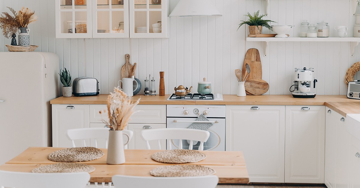 scegliere tendine al posto delle ante in cucina