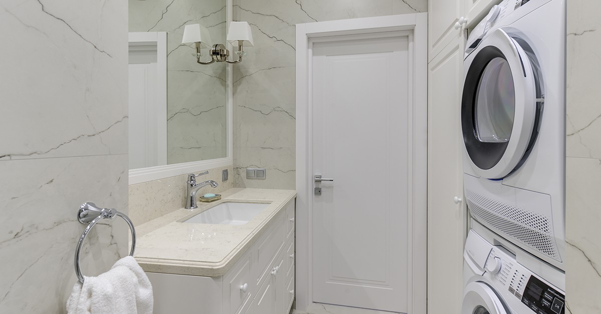 Idee salvaspazio per bagno piccolo con lavatrice