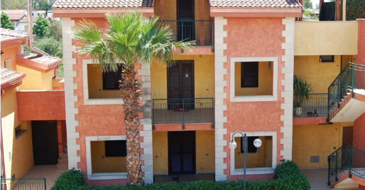 case a piano terra con giardino e piscina da 40.000 euro