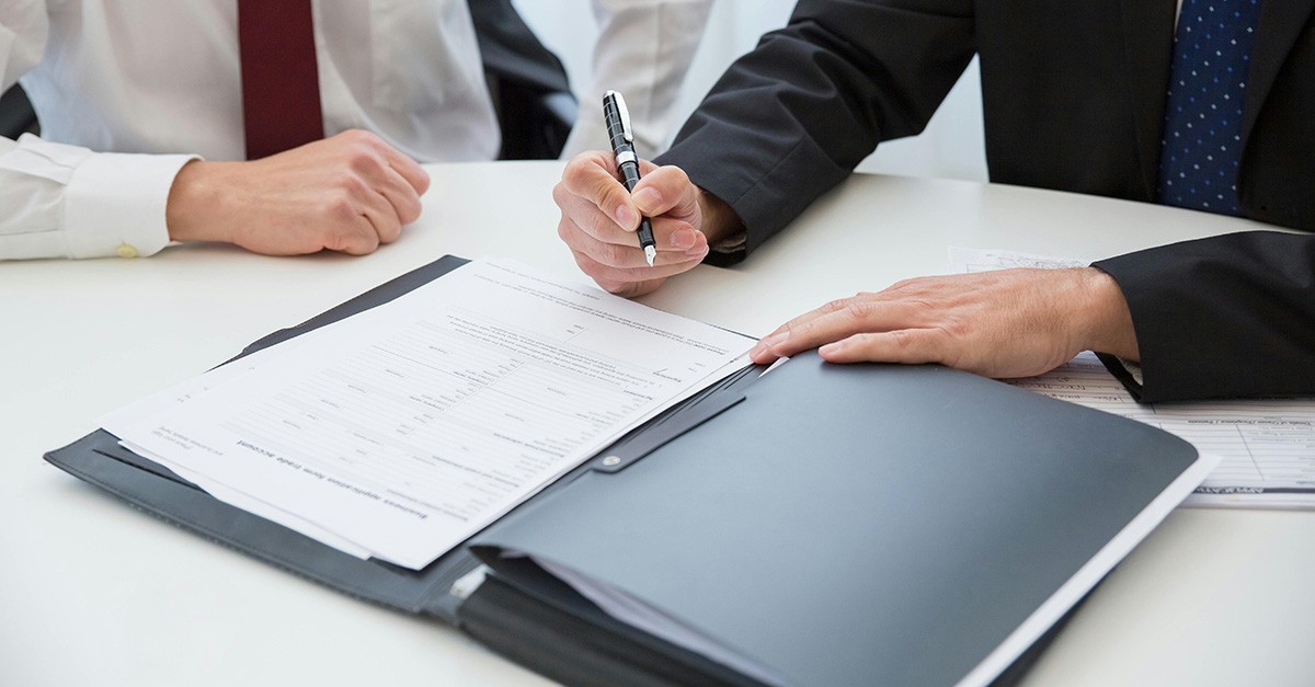 Firma del contratto di locazione Firma del contratto di locazione