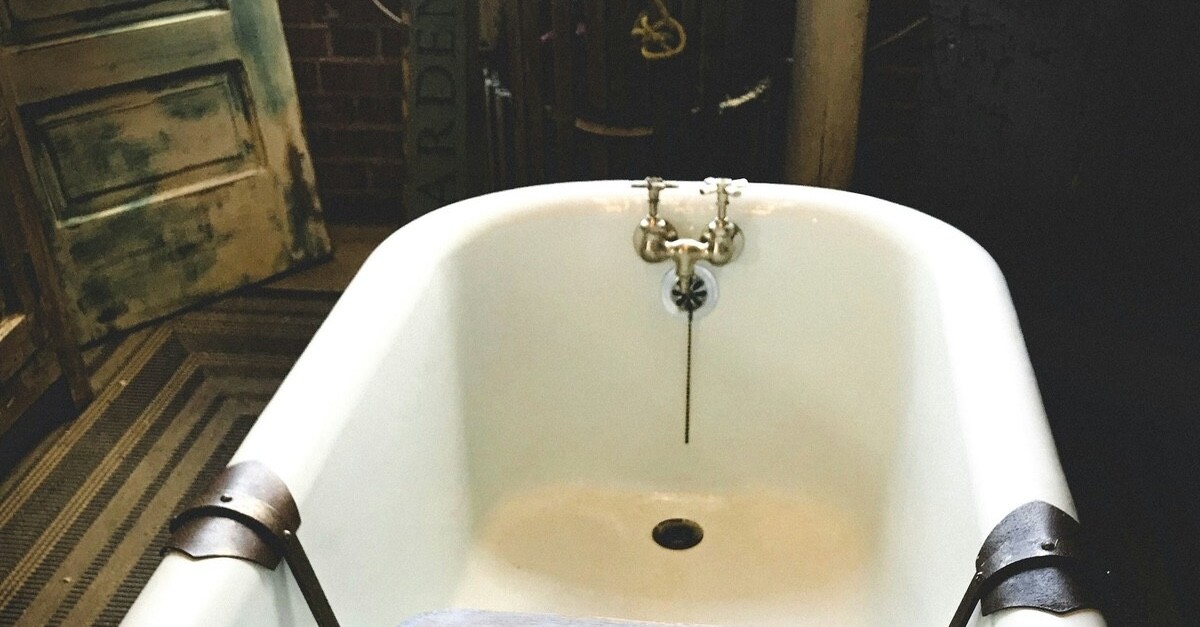 vasca da bagno rovinata