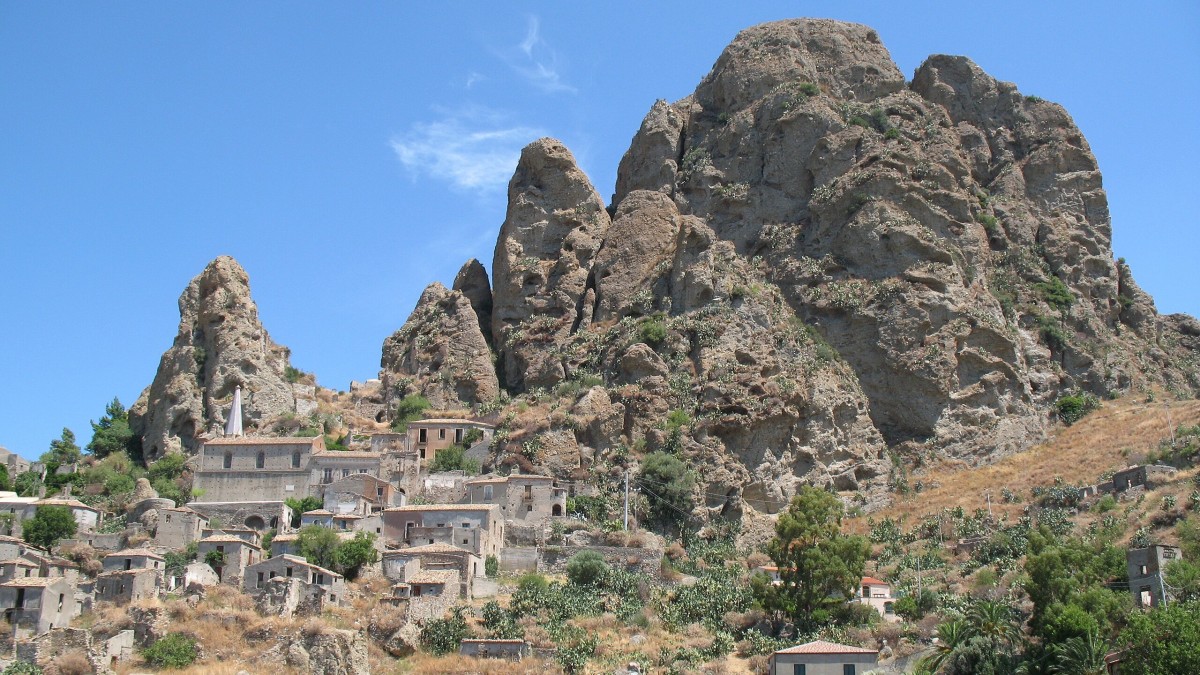 paesi particolari calabria