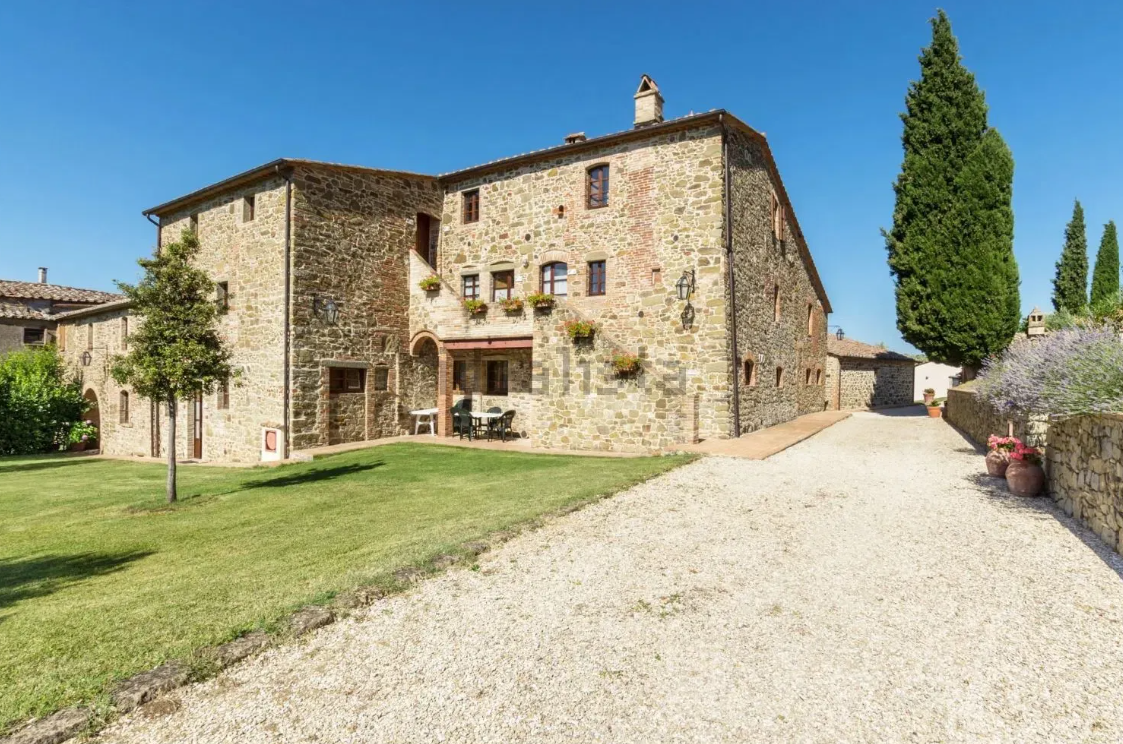 Borgo in vendita
