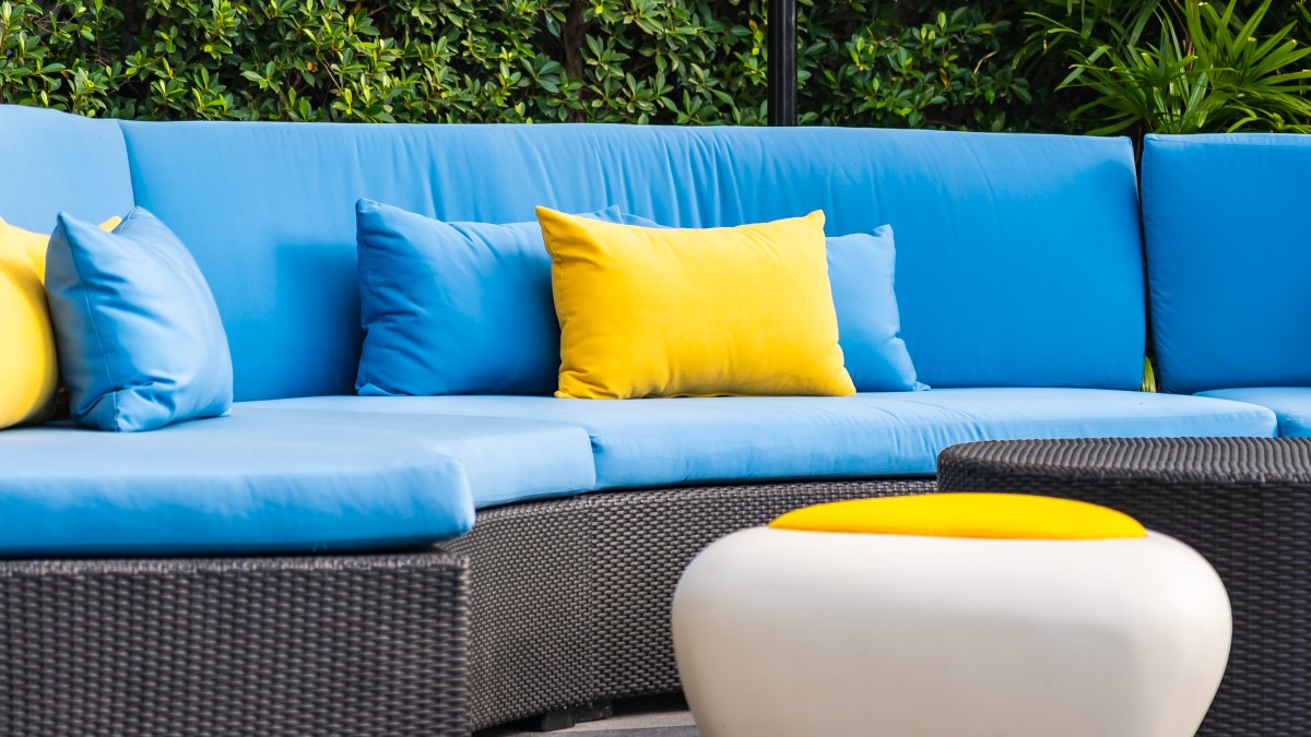 arredi per prendere il sole in giardino