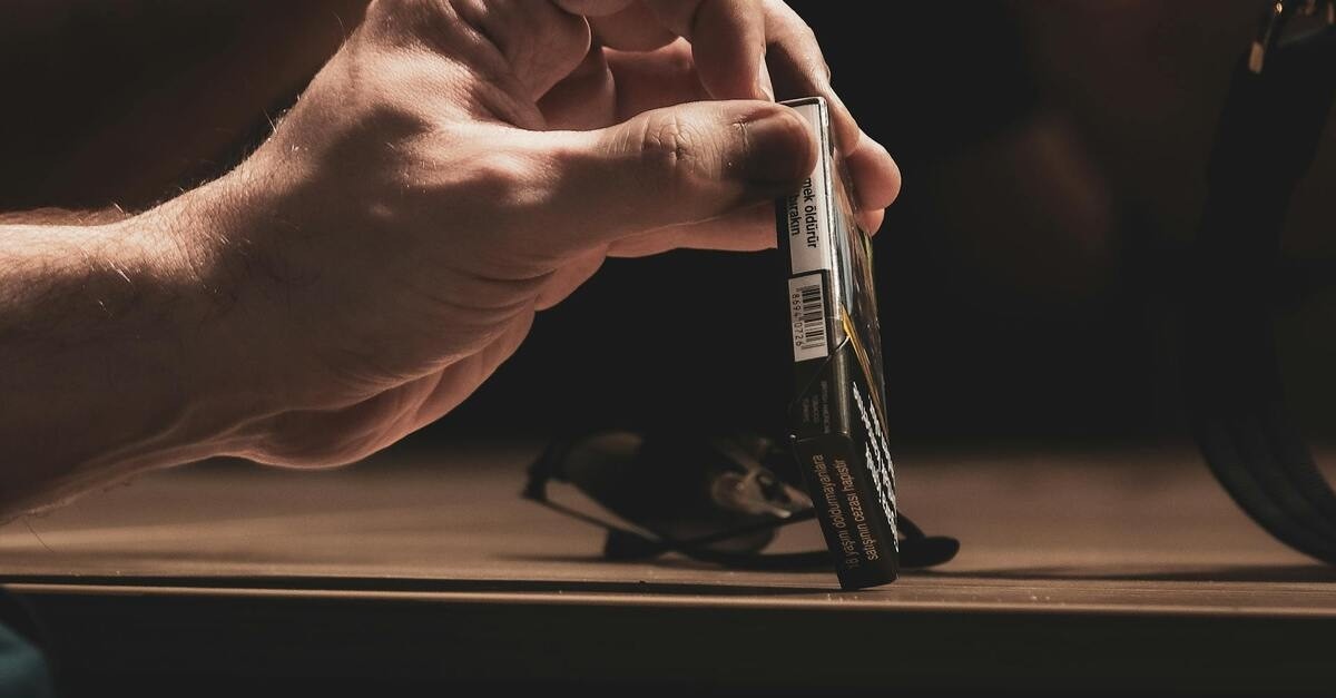 pacco di sigarette vuoto