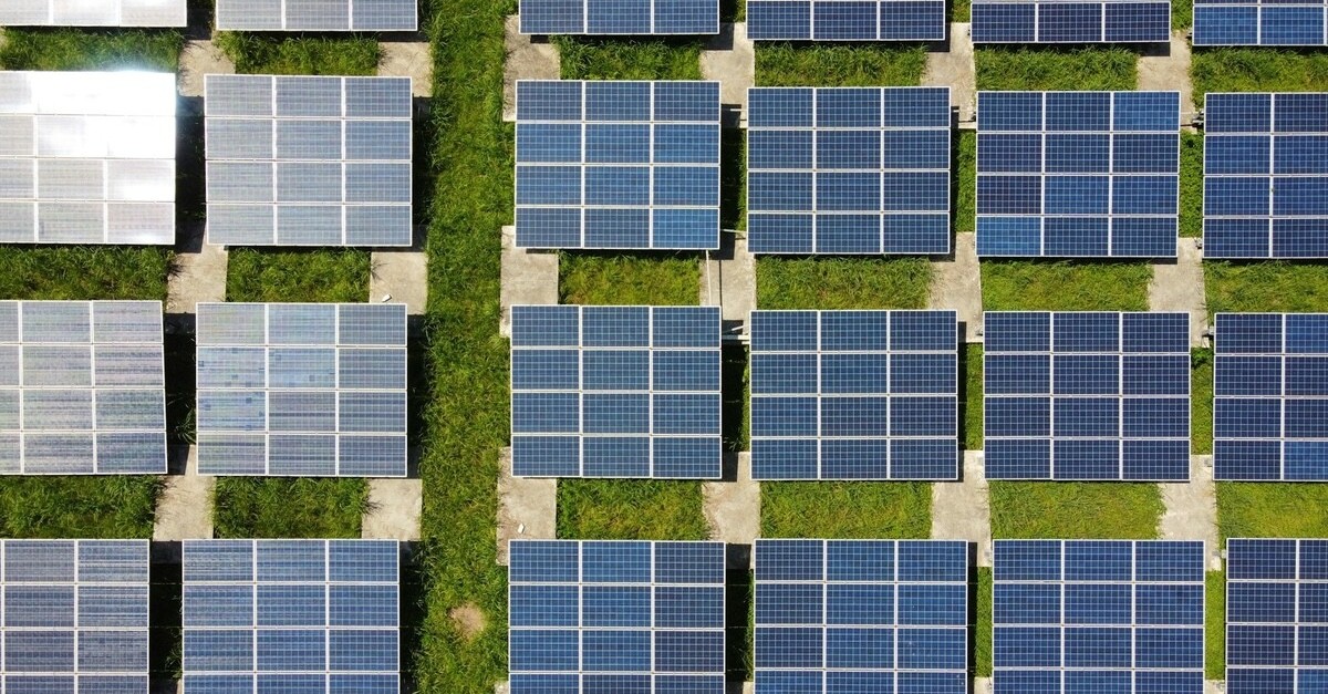 pannelli solari blu e bianchi