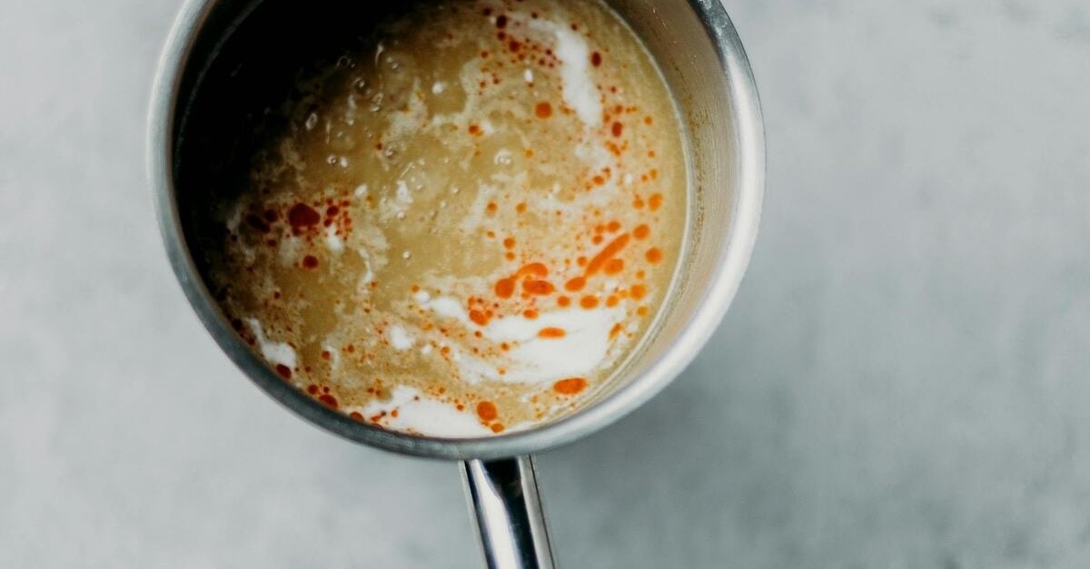 pentola con acqua di cottura della pasta