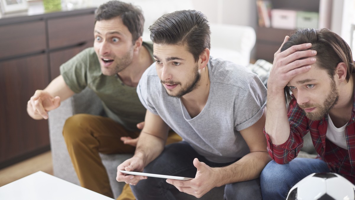 Come organizzare il salotto per vedere le partite di calcio con gli amici