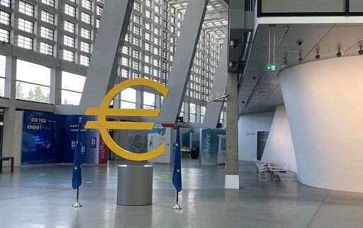 ##Bce, inflazione nell'eurozona frena ma domani attesi tassi fermi