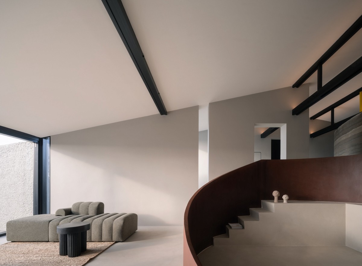 Curvilinear Serenity