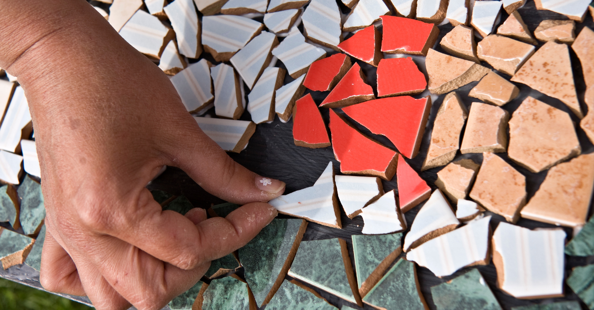 Come realizzare un tavolo a mosaico fai da te