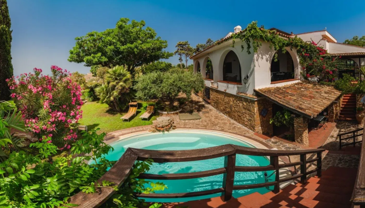 villa con piscina