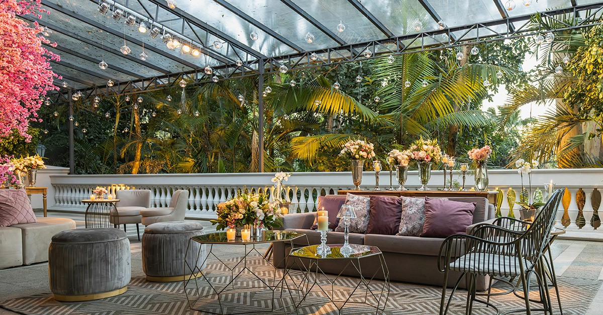 Dehor nel giardino condominiale