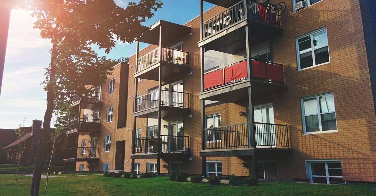 edificio in mattoni condominiale