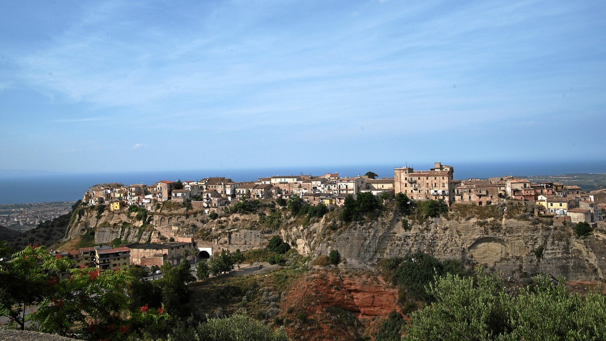 paese piu popolato calabria