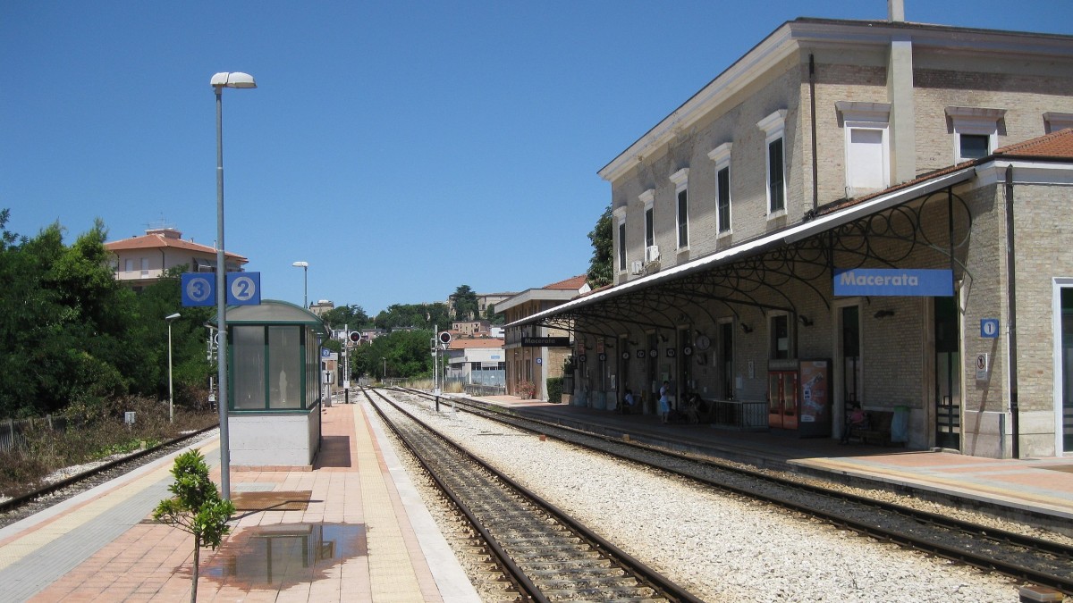 perche il teatro sferisterio si chiama cosi