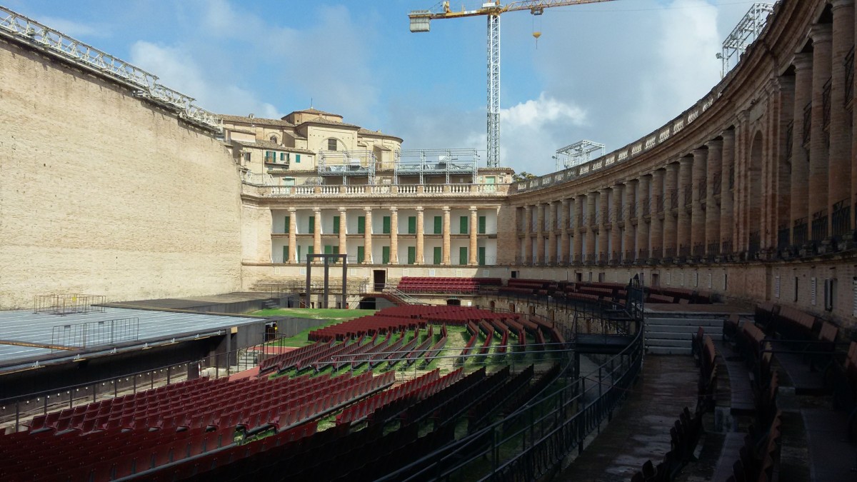 perche il teatro sferisterio si chiama cosi