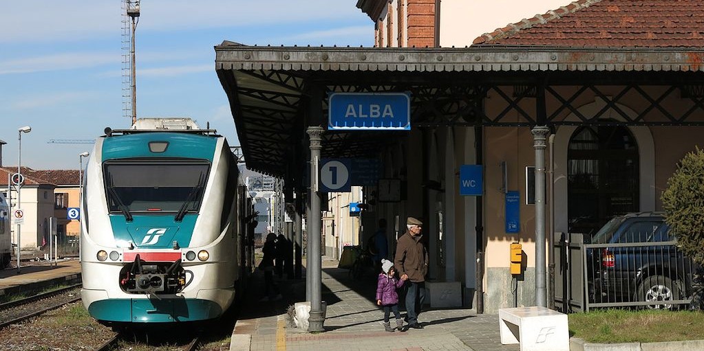Stazione di Alba