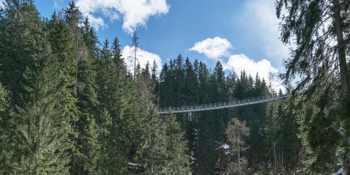 Ponte tibetano in Val di Rabbi