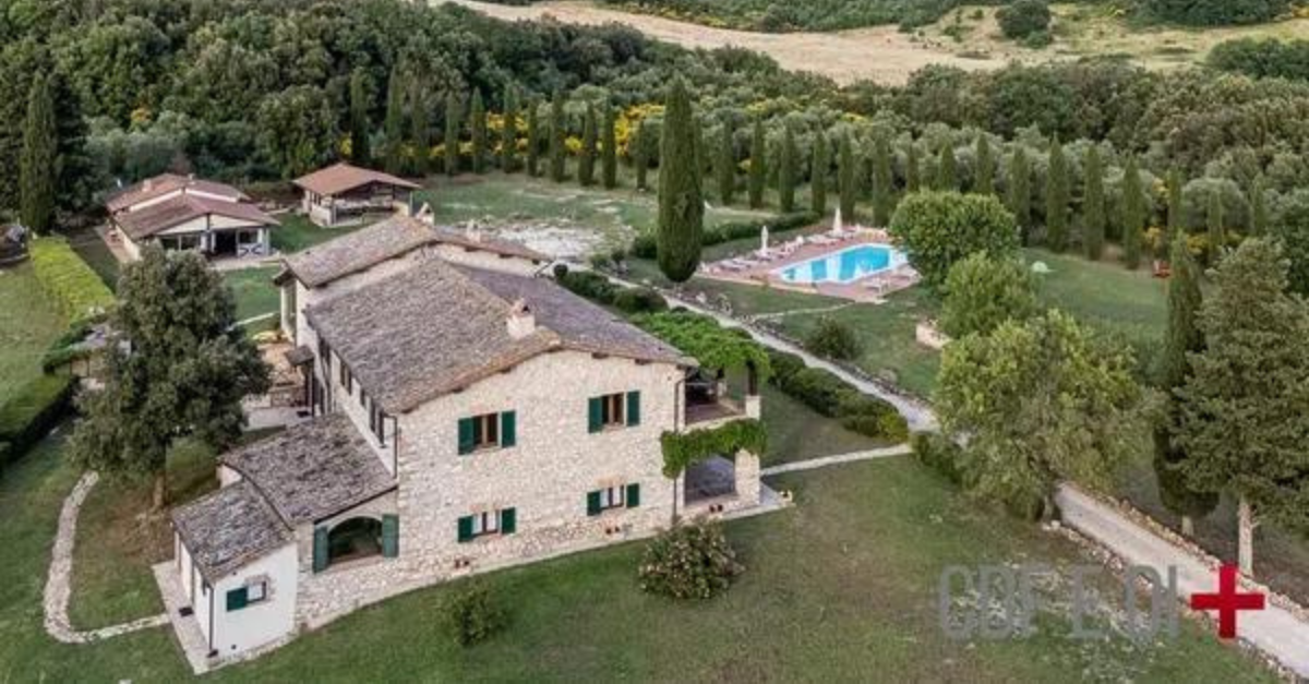 Casali con piscina con lo sconto